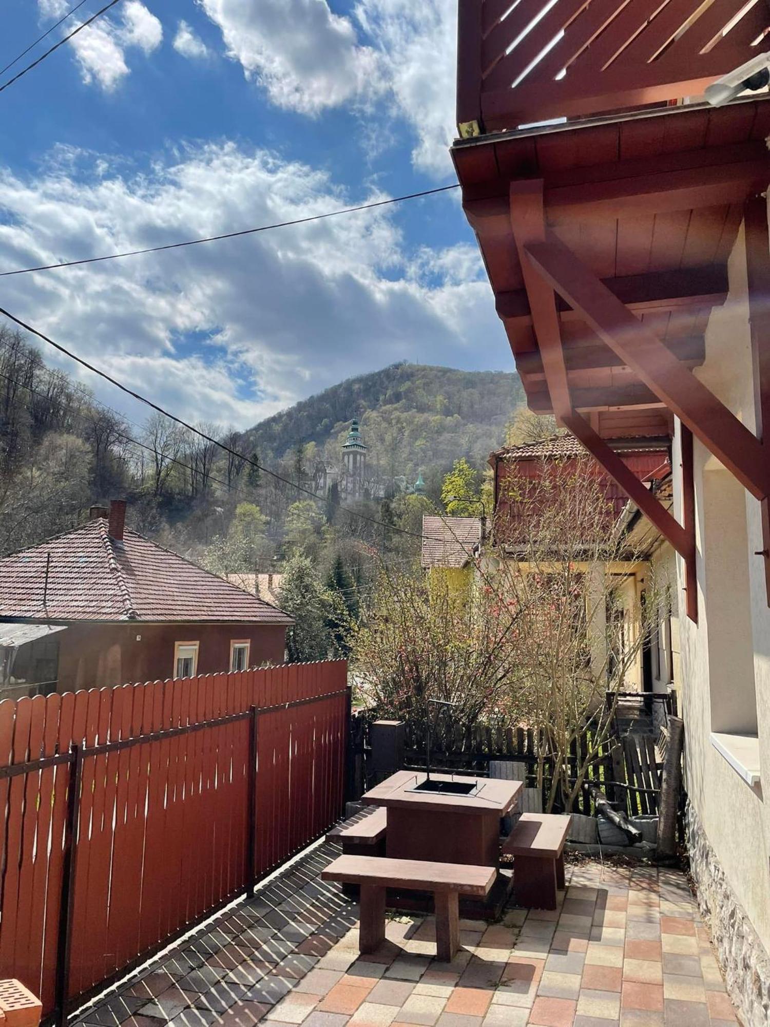 Апартаменти Chill House Мішкольц Екстер'єр фото